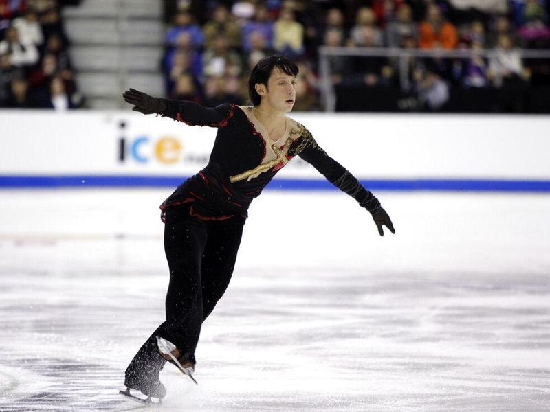 Johnny Weir performs in figure skating championship