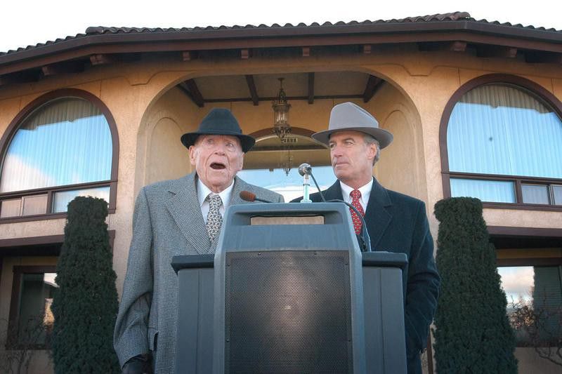 J.R. Simplot (left) and Idaho Gov. Dirk Kempthorne