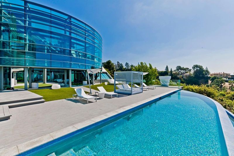 Justin Bieber house and pool