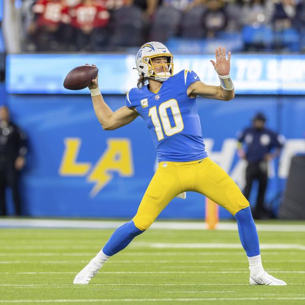Los Angeles Chargers quarterback Justin Herbert (10) passes the ball against the Kansas City Chiefs in an NFL football game, Sunday, Nov. 20, 2022, in Inglewood, Calif. Chiefs won 30-27. (AP Photo/Jeff Lewis)
