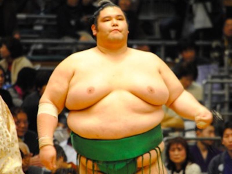 Kainowaka is a heavy wrestler