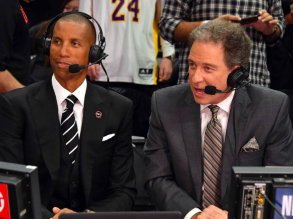 Kevin Harlan and Reggie Miller mid broadcast