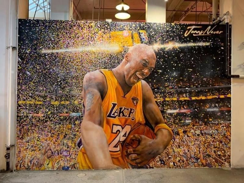 Kobe Bryant champion mural