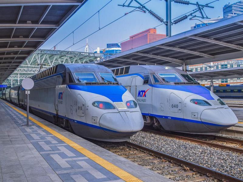 KTX trains in the Seoul Station