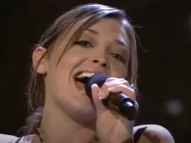 Lindsey Cardinale singing on American Idol