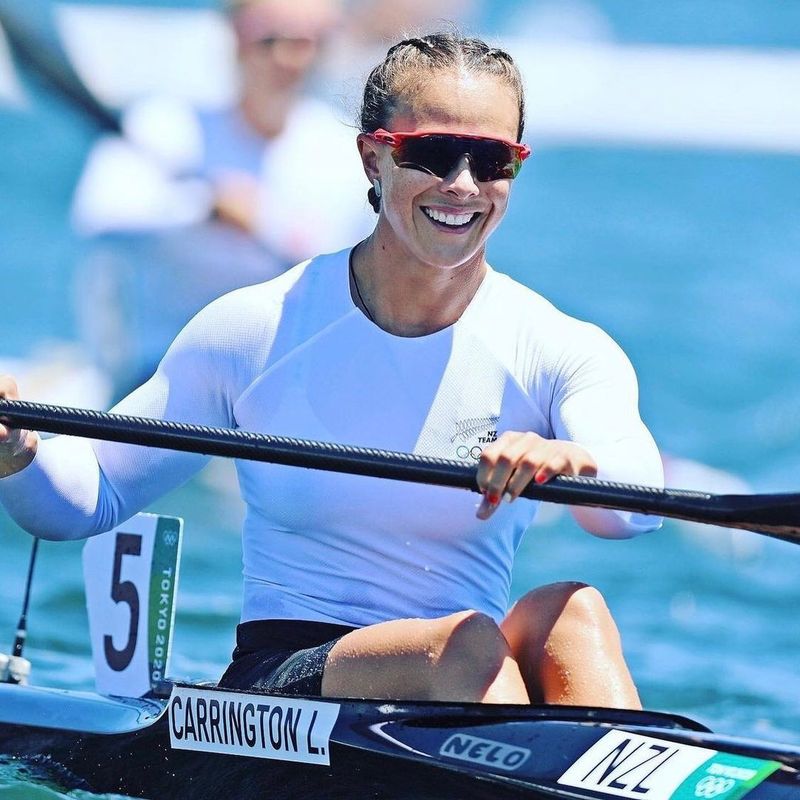 Lisa Carrington rowing