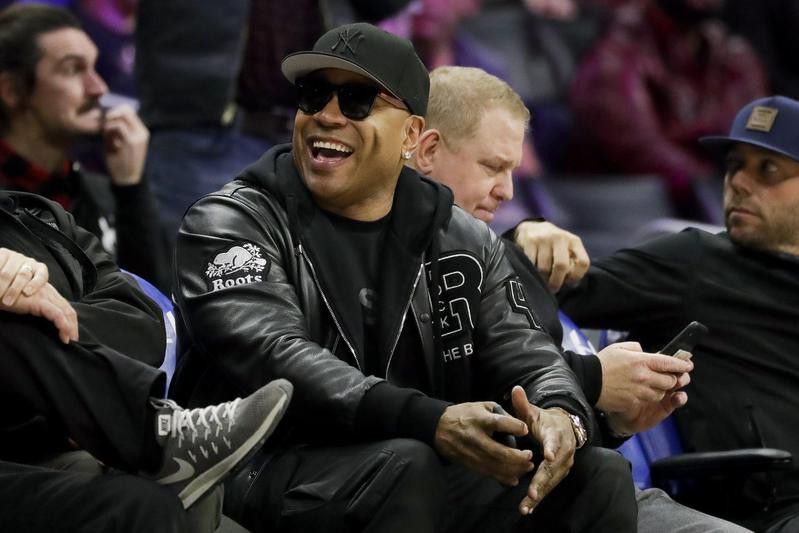 LL Cool J at a Los Angeles Clippers and Phoenix Suns game