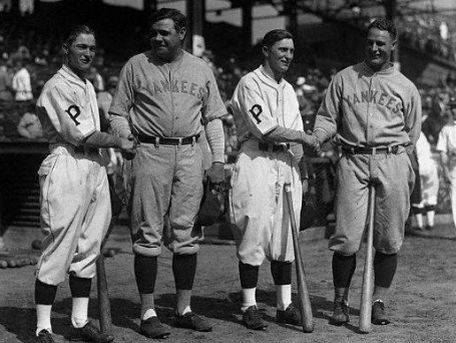 Lloyd Waner and others posing