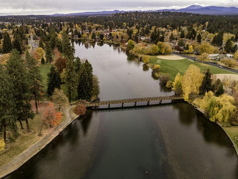 Looking down on Mirror Pond on the Deschutes River in Bend Oregon