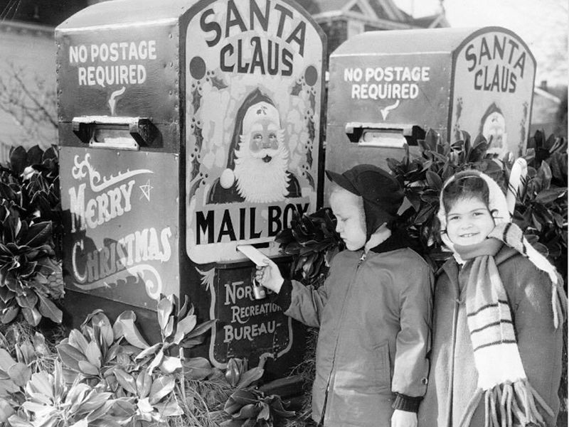 Mailing a letter to Santa