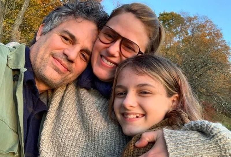 Mark Ruffalo takes selfie with wife and daughter