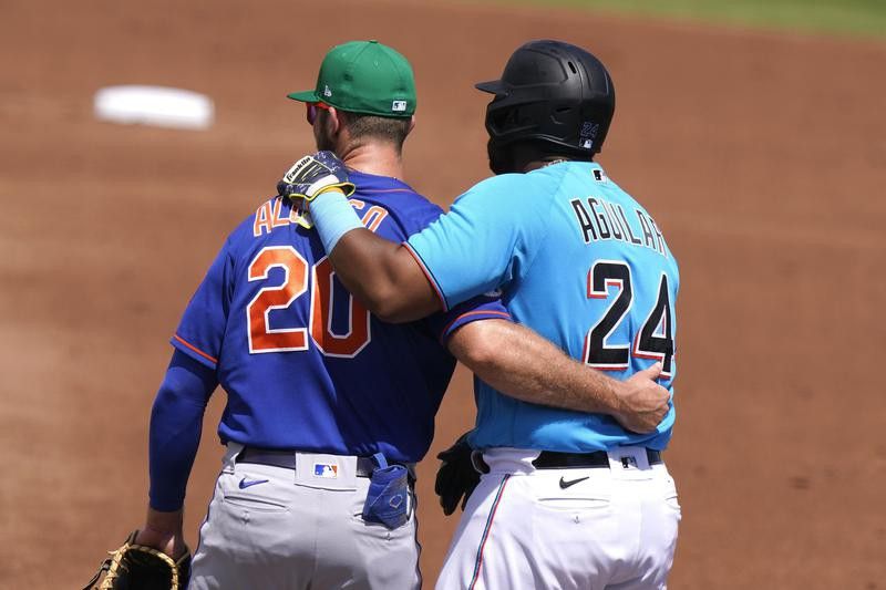 Marlins first baseman Jesus Aguilar and Mets first baseman Pete Alonso
