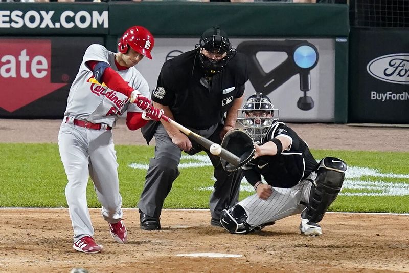 Max Moroff hitting with Cardinals