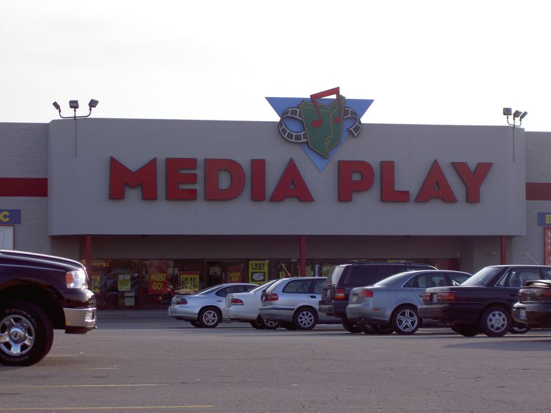 Media Play store