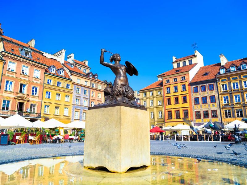 Mermaid statue in Warsaw Old Town