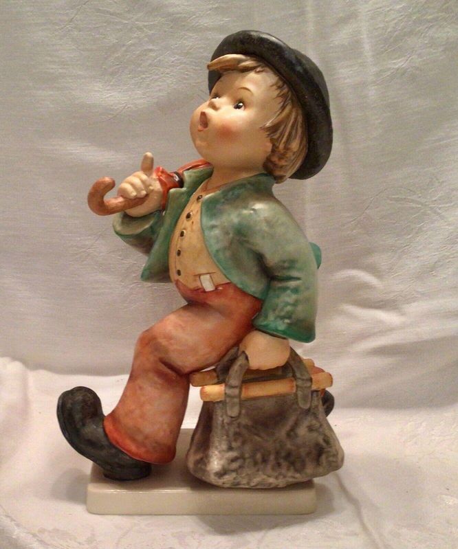 Merry Wanderer Hummel figurine