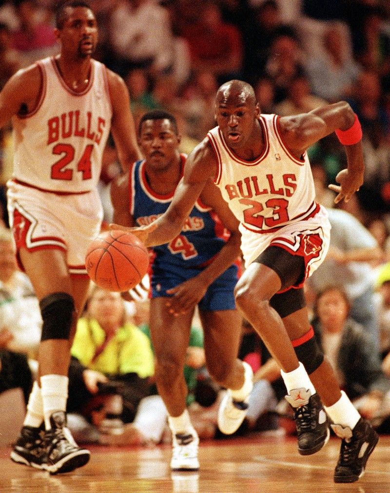 Michael Jordan dribbling