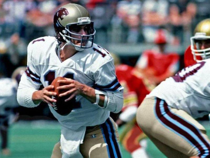 Michigan Panthers quarterback Bobby Hebert