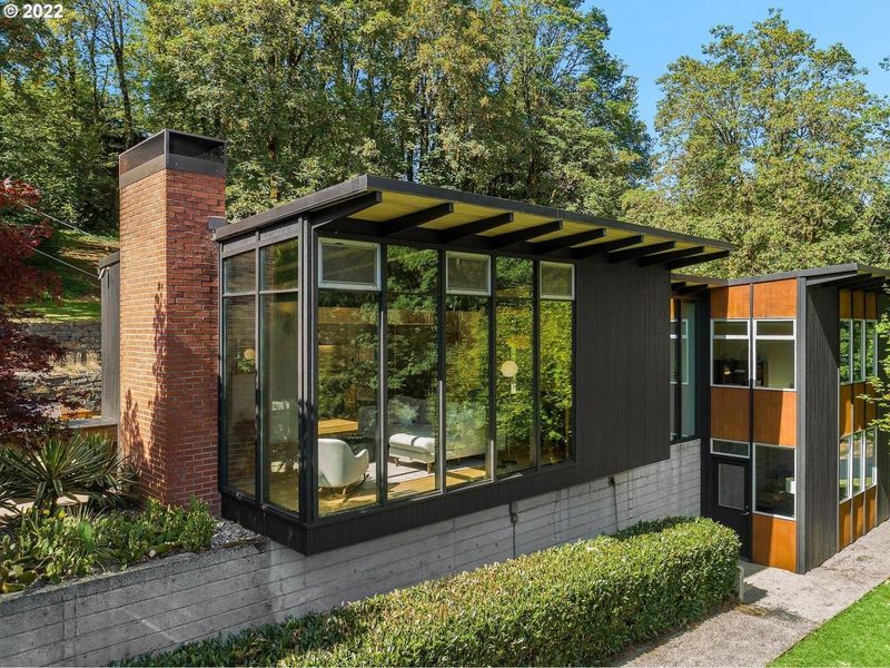 Mid-century modern home's exterior in Portland