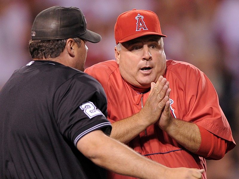 Mike Scioscia and Hunter Wendelstedt