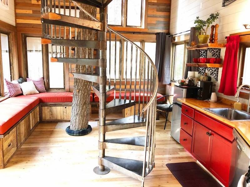 Montana Treehouse Retreat interior