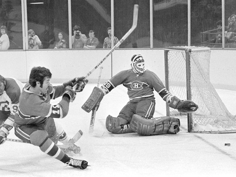 Montreal Canadiens goaltender Ken Dryden