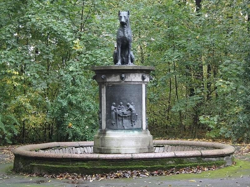 Monument to Pavlov's Dog at the Institute of Experimental Medicine in Russia