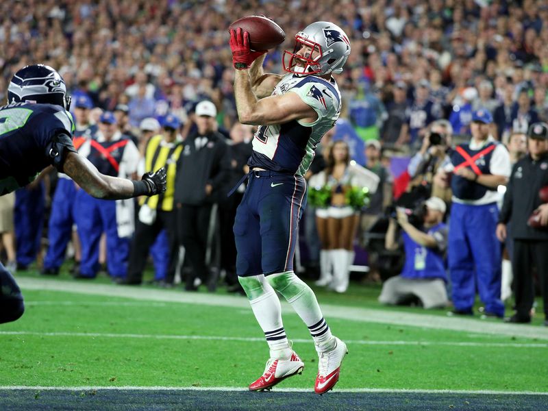 New England Patriots wide receiver Julian Edelman catches game-winning touchdown pass