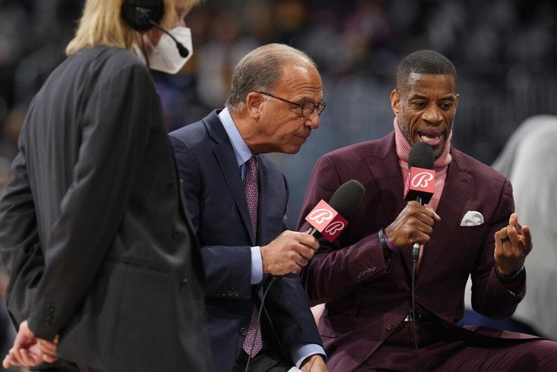 New Orleans Pelicans TV announcers Joel Meyers and Antonio Daniels
