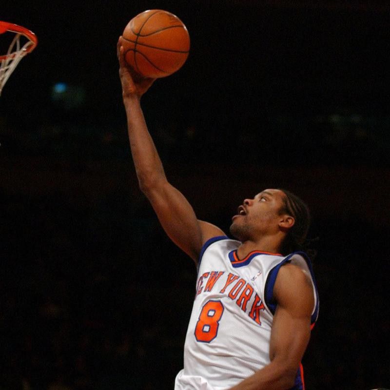 New York Knicks' Latrell Sprewell shoots