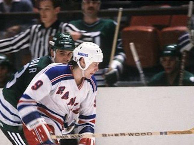 New York Rangers left wing Rob McClanahan