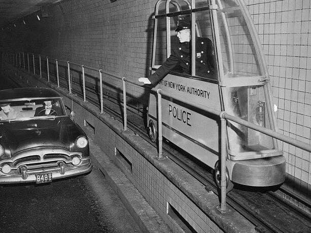 New York tunnel police officer