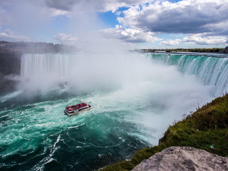 Niagara falls boat