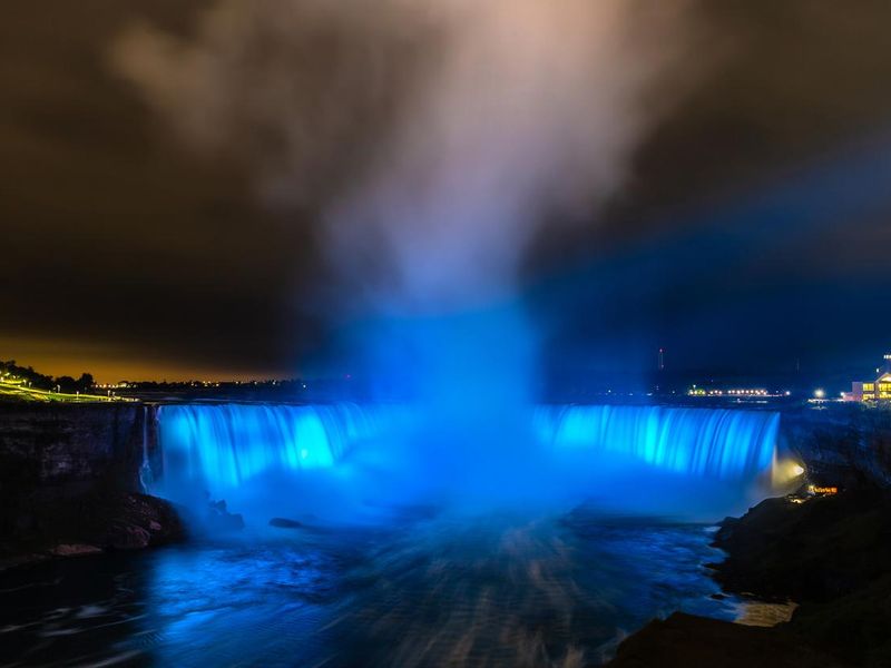 Niagara Falls, Horseshoe Falls at night in Ontario, Canada