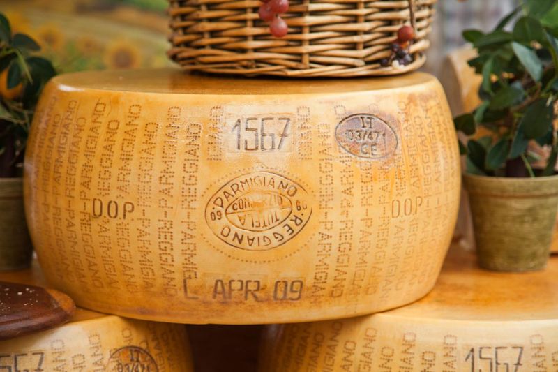 Original parmesan cheese, Parmigiano-Reggiano