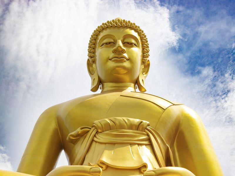 Phra Buddha Dhammakaya Thep Mongkol statue