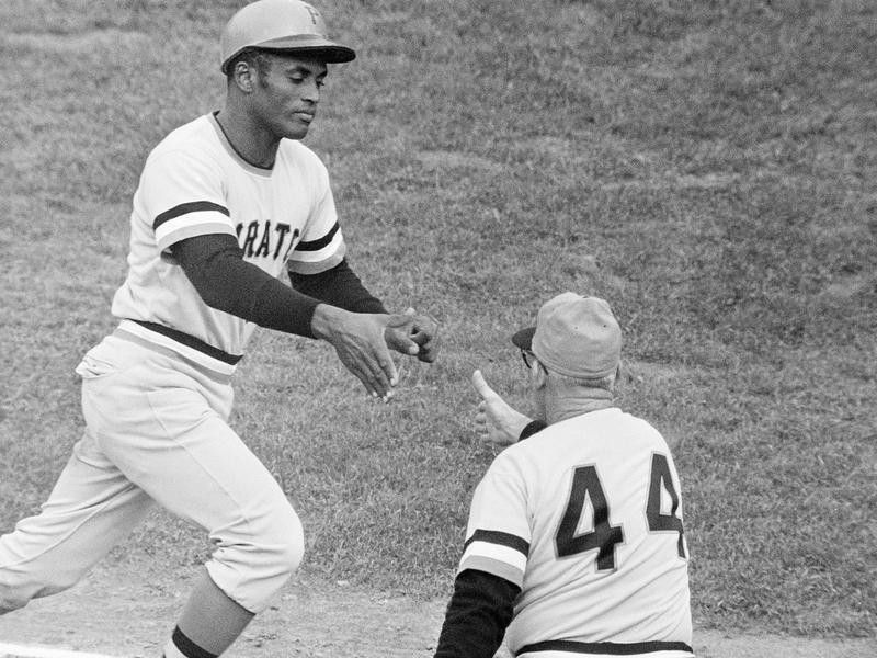 Pittsburgh Pirates outfielder Roberto Clemente