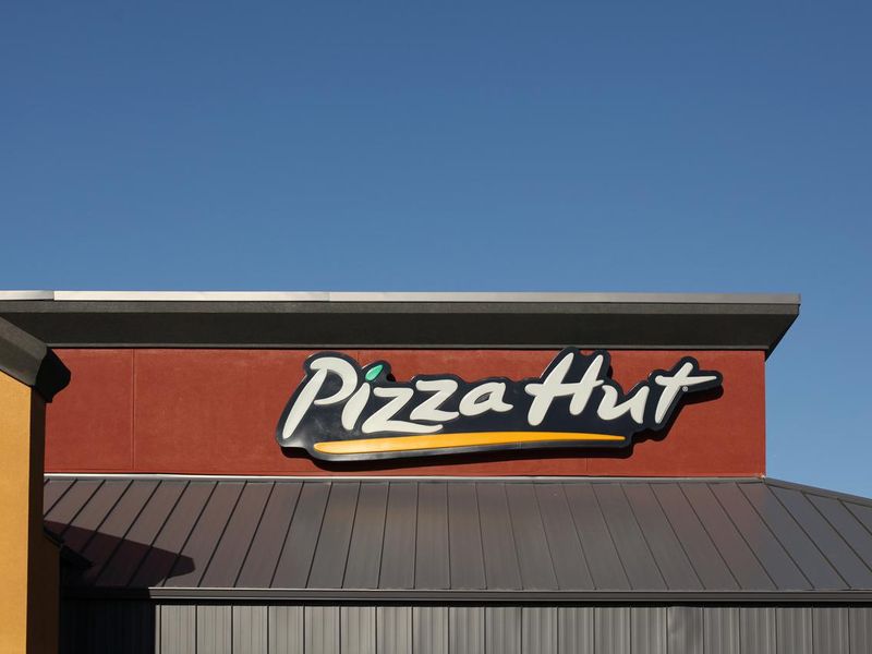 Pizza Hut sign