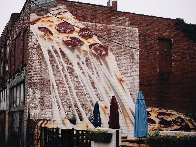 Pizza street art in Chattanooga