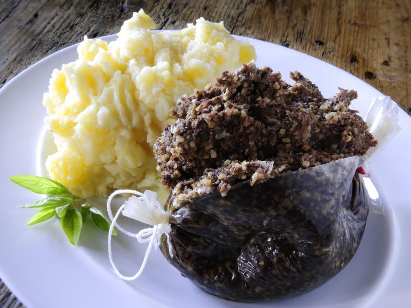 plated haggis sweede and potatomeal