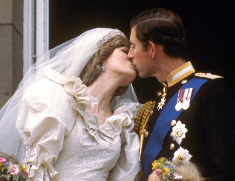 Prince Charles Princess Diana kiss
