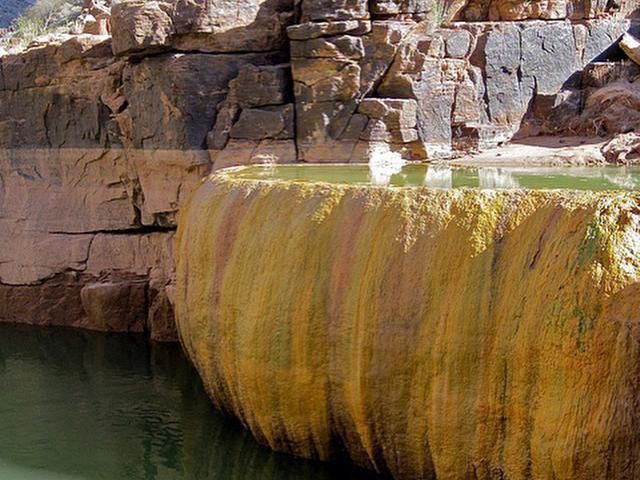 Pumpkin Spring Pool in Grand Canyon