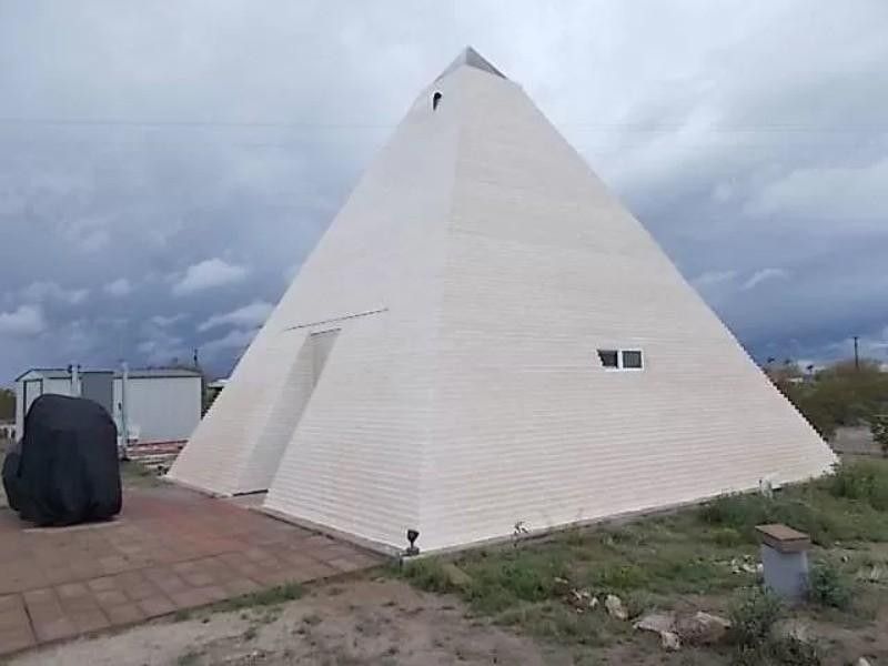 Pyramid house in Arizona