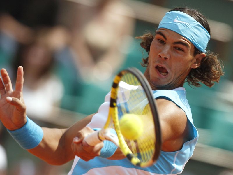 Rafael Nadal slams a forehand at 2007 French Open