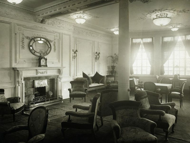 Reading and writing room of the Olympic, the Titanic's sister shiup