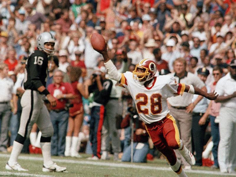 Redskins' Darrell Green reacts during game against Los Angeles Raiders