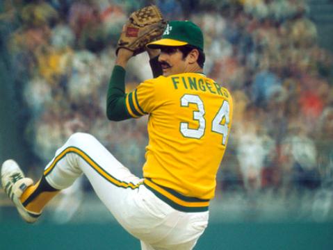 Rollie Fingers pitching