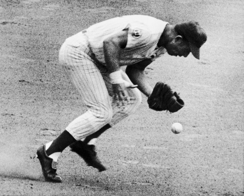 Ron Santo trouble coming up with ground ball