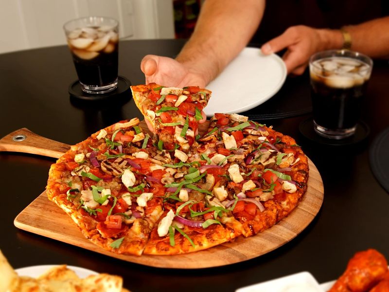 Round Table vegetable pizza