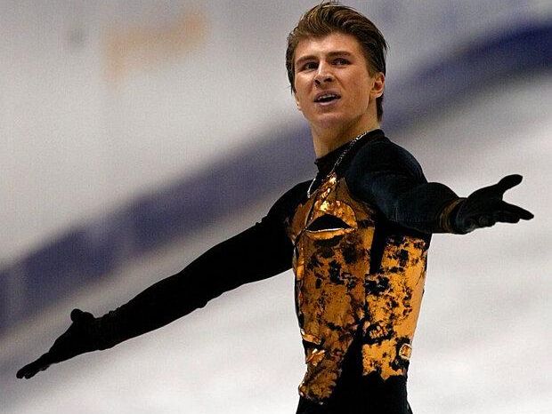 Russian figure skater Alexei Yagudin skates to a gold medal in the men's free skate program